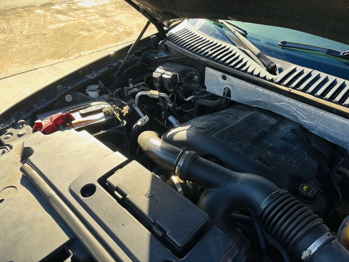 Photo 23 of this Ford Expedition EL