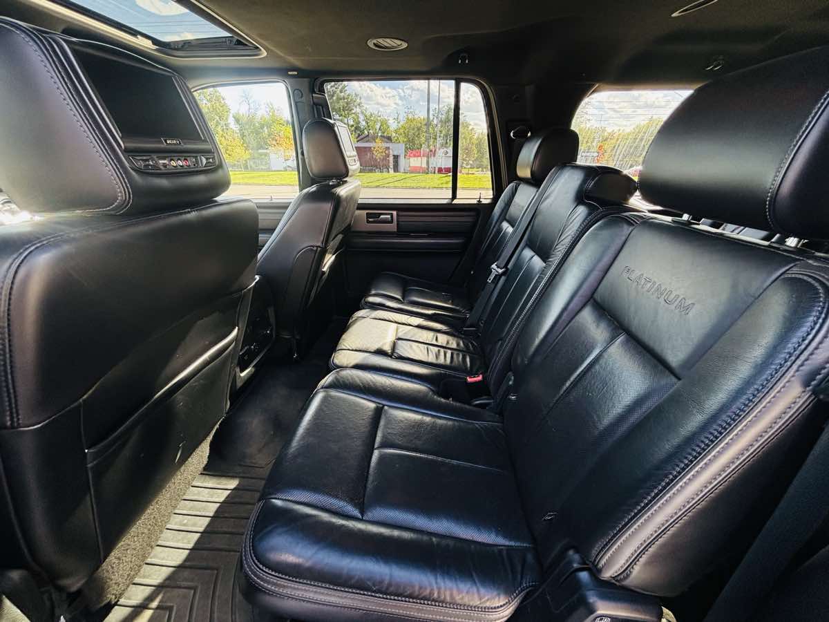 Photo 37 of this Ford Expedition EL