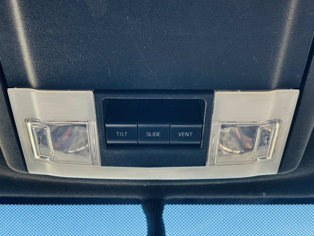 Photo 52 of this Ford Expedition EL