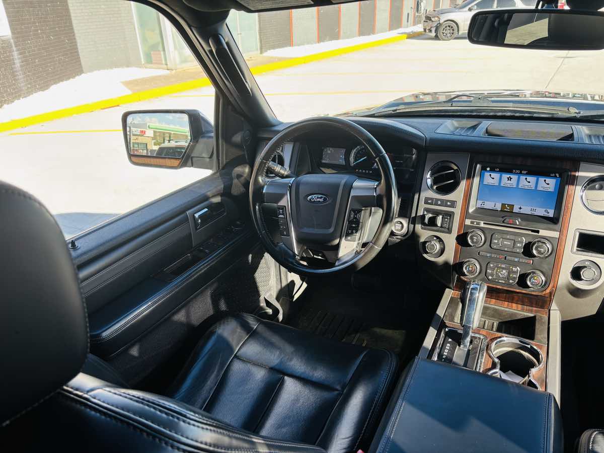 Photo 53 of this Ford Expedition EL