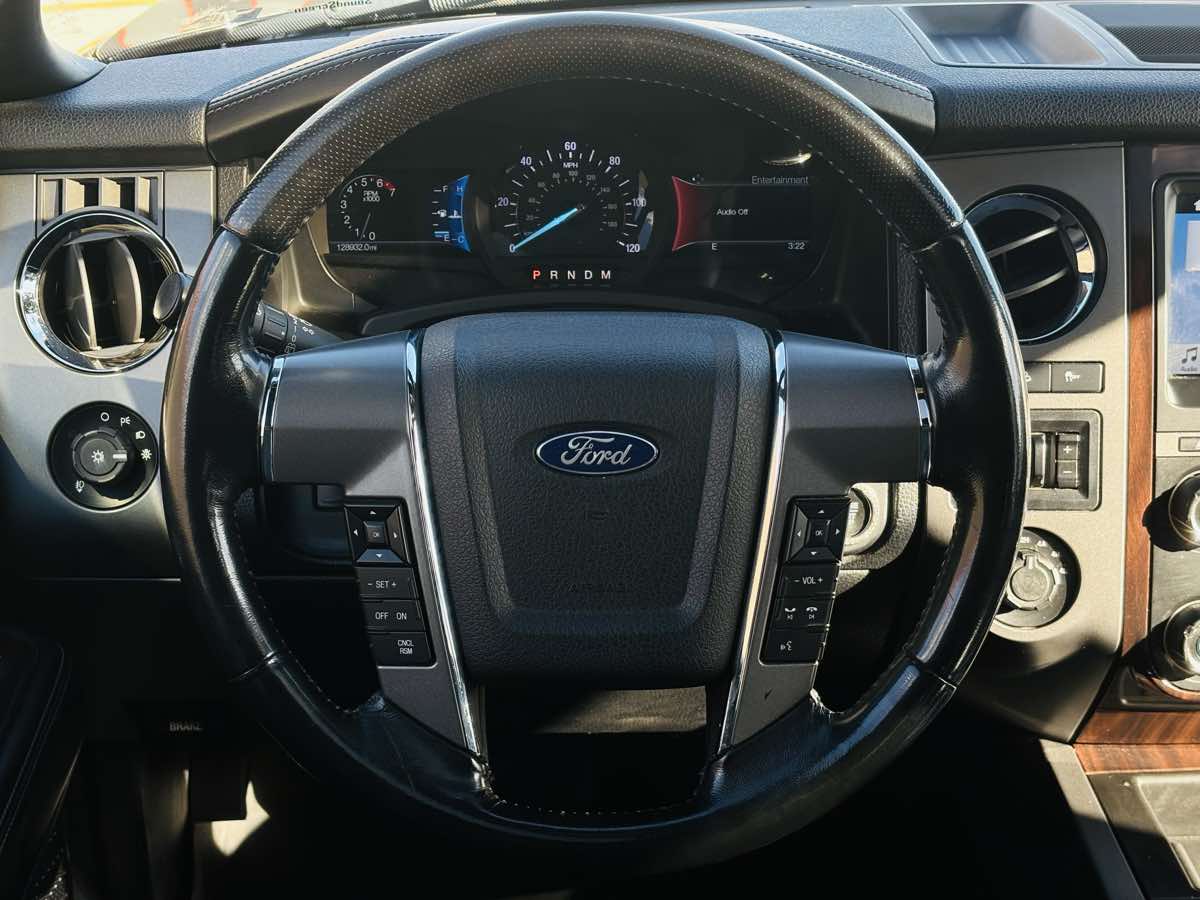 Photo 54 of this Ford Expedition EL
