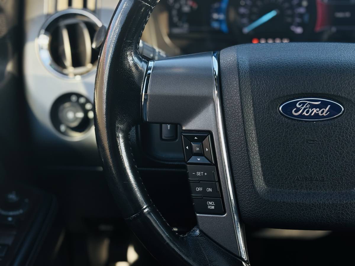 Photo 55 of this Ford Expedition EL