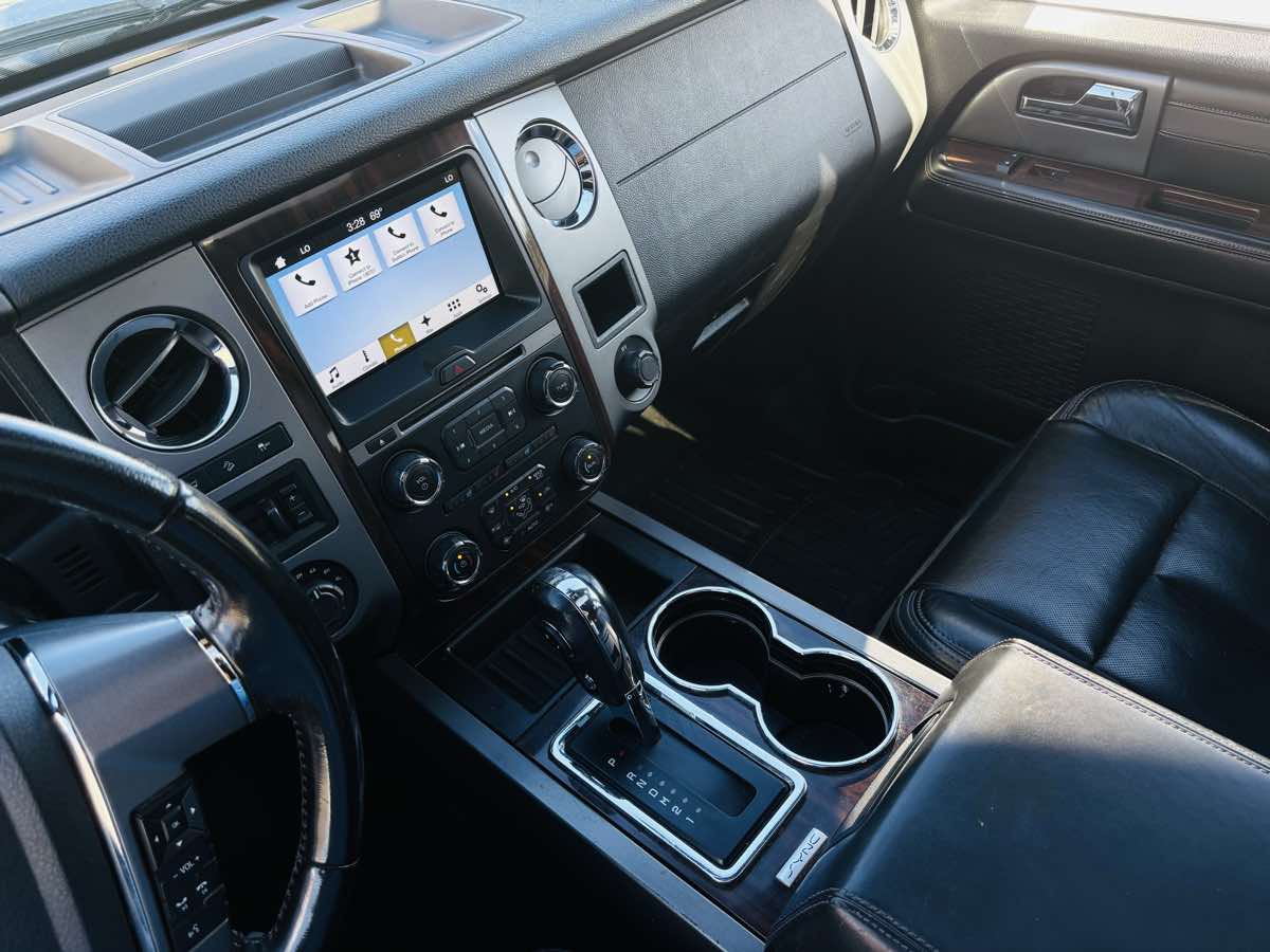 Photo 61 of this Ford Expedition EL