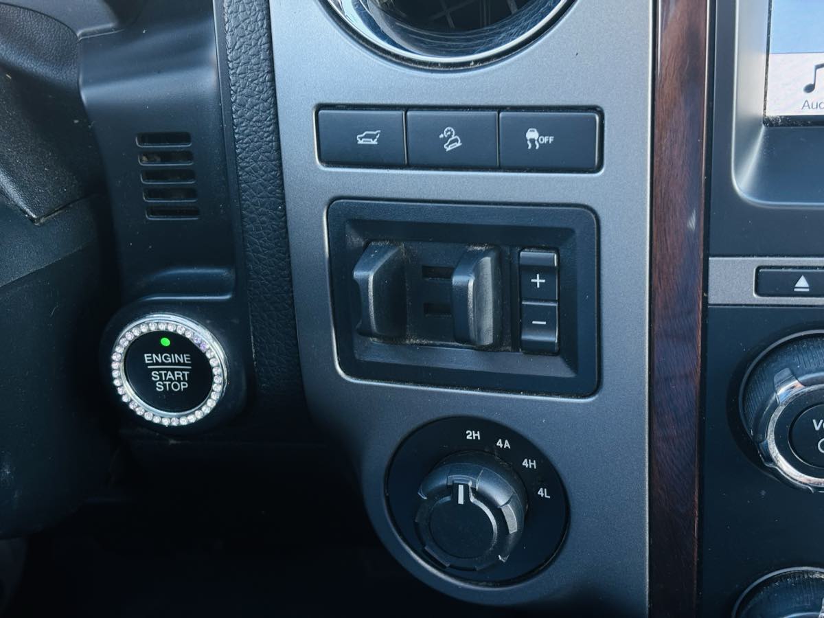 Photo 64 of this Ford Expedition EL