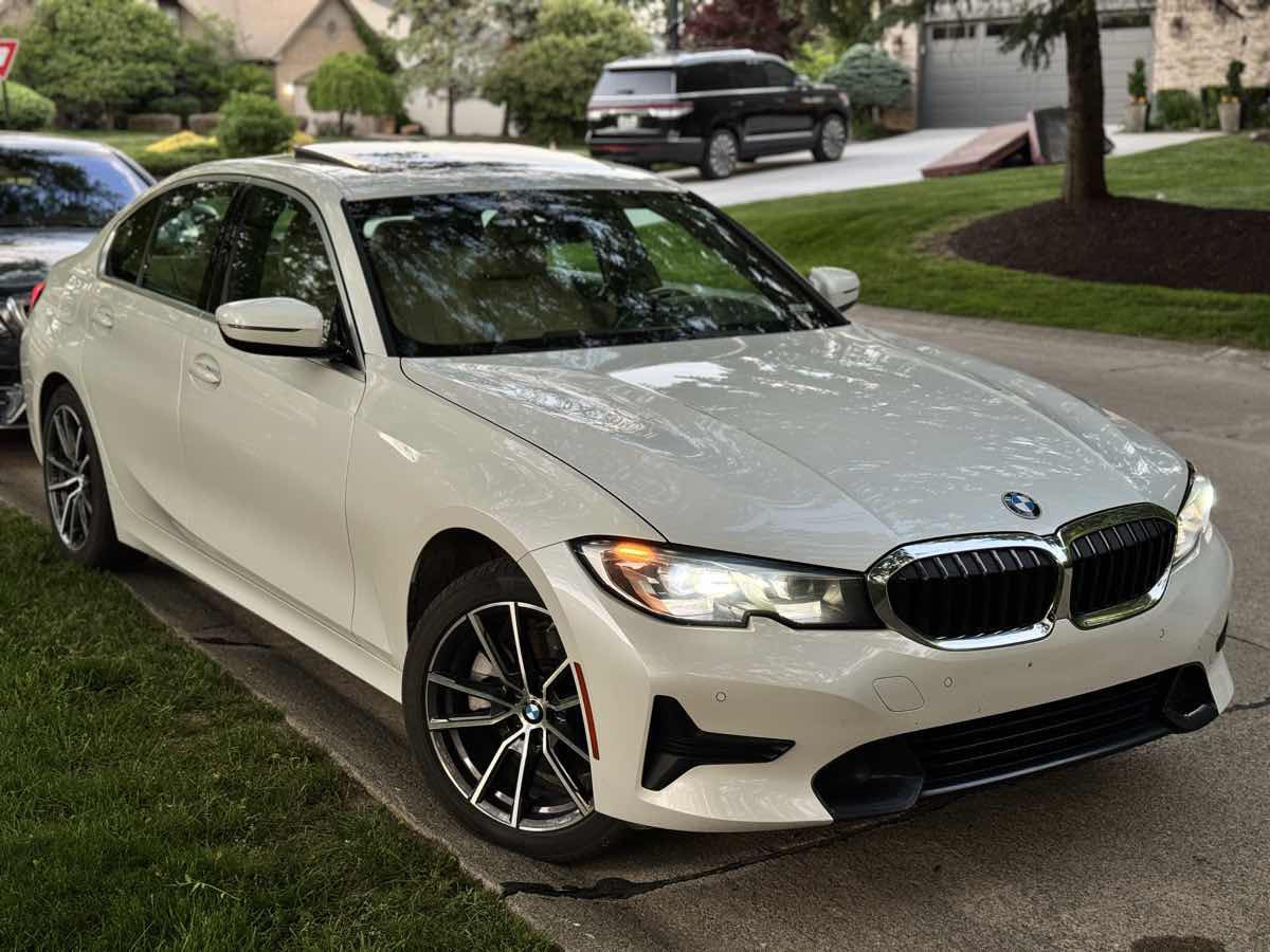 2020 BMW 3 Series 330i xDrive Sedan's photo