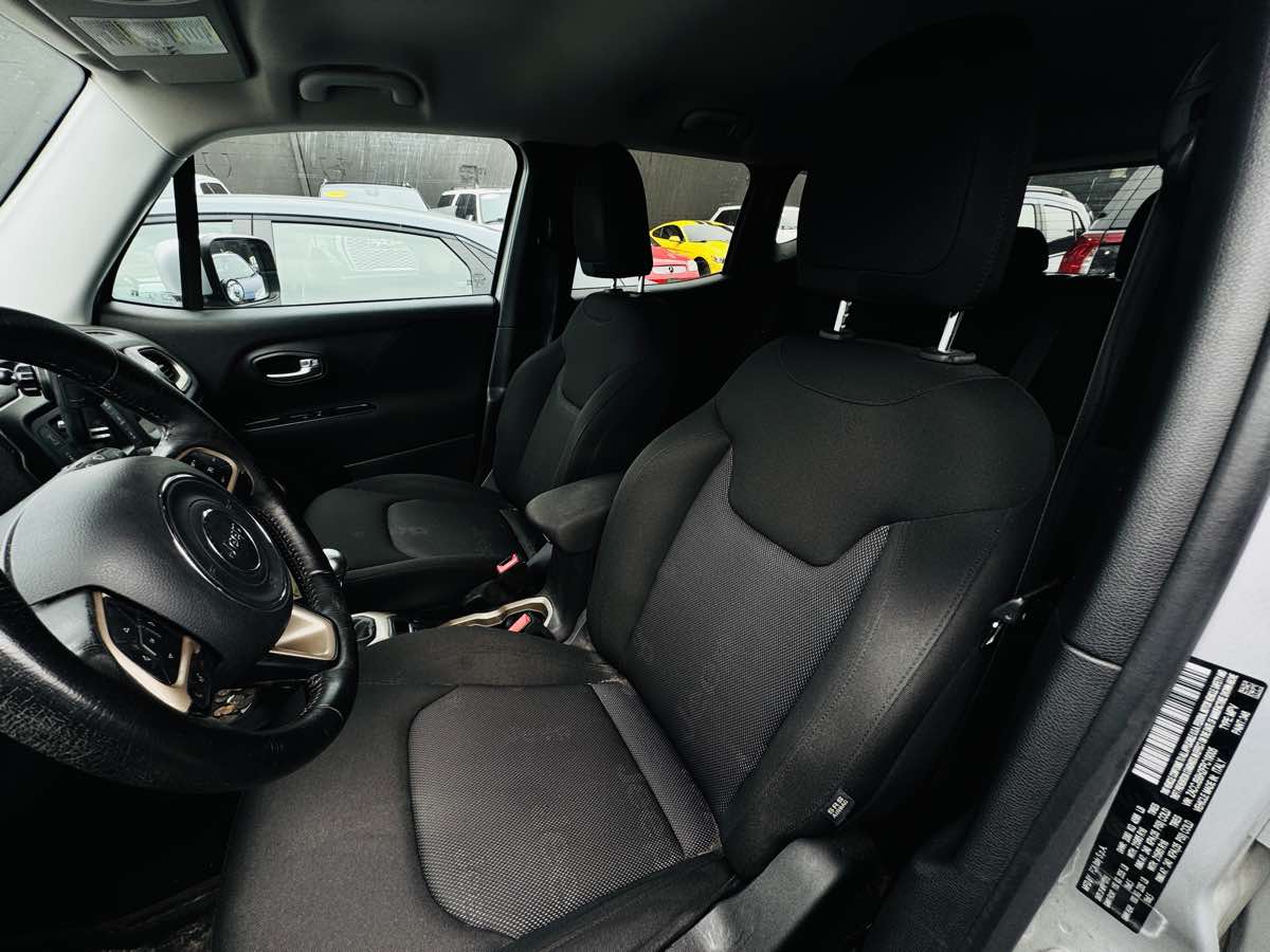 Photo 12 of this Jeep Renegade
