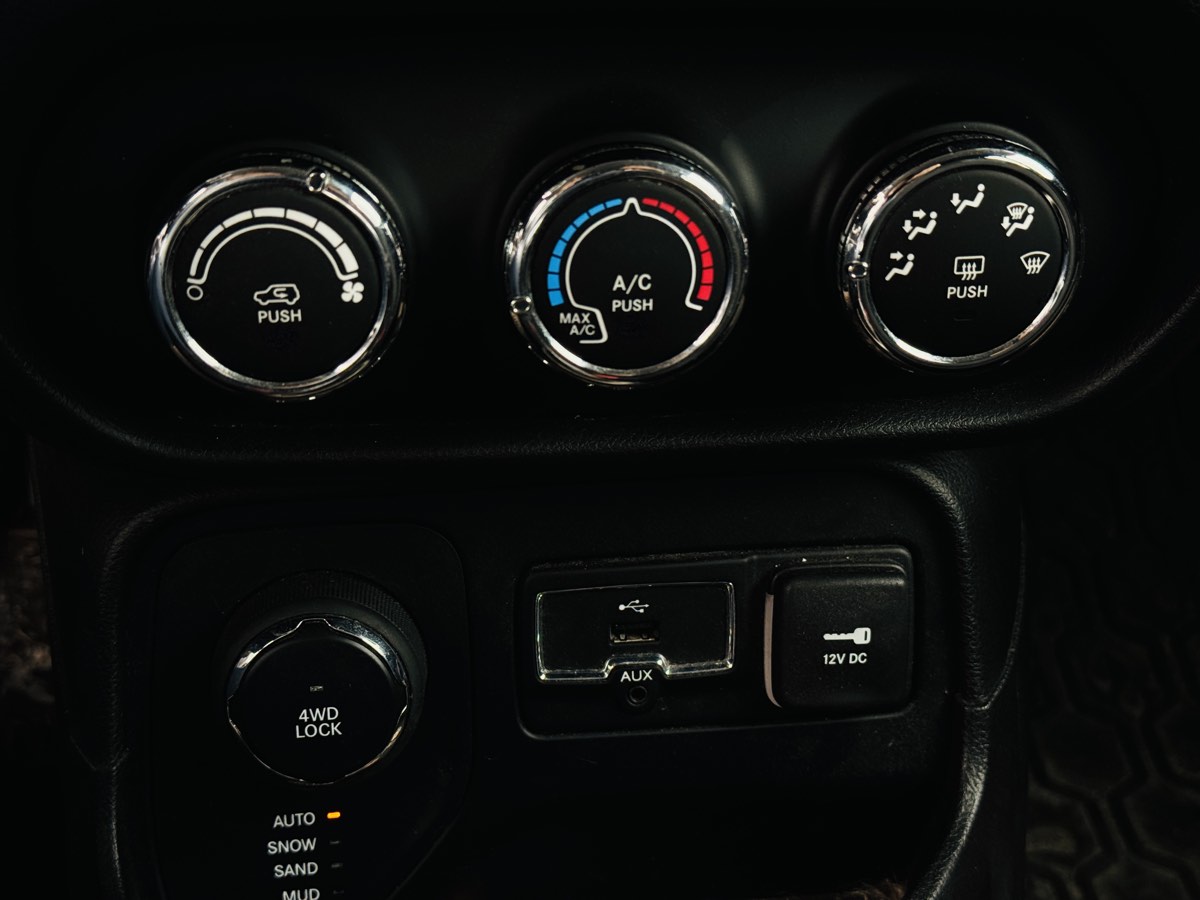 Photo 14 of this Jeep Renegade
