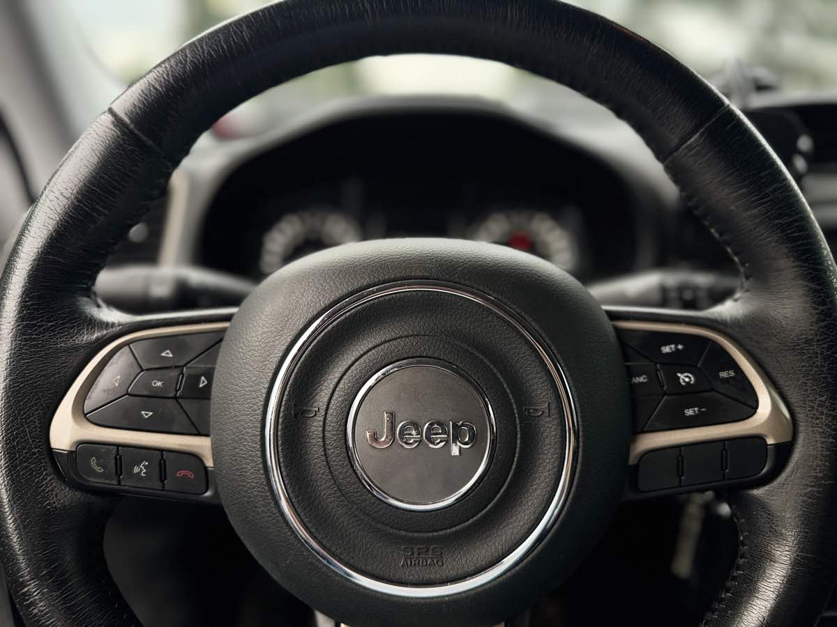 Photo 15 of this Jeep Renegade