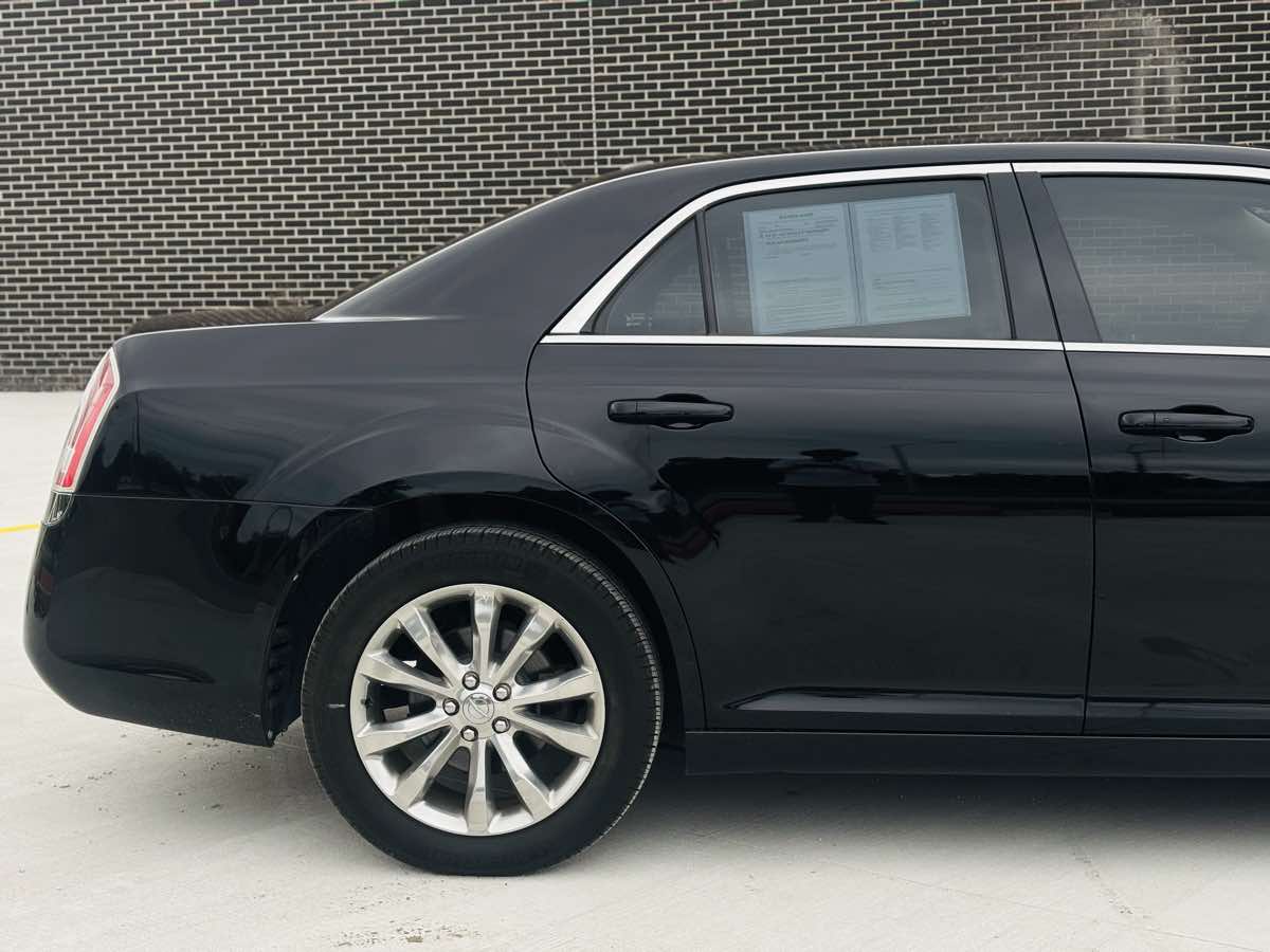 Photo 8 of this Chrysler 300