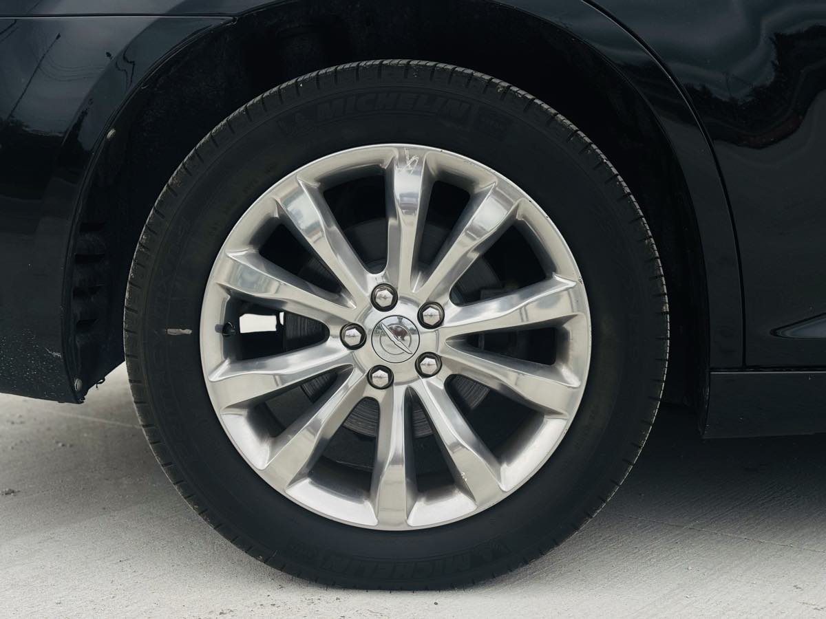 Photo 26 of this Chrysler 300