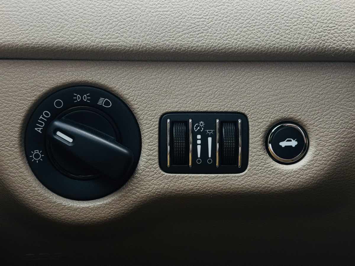 Photo 53 of this Chrysler 300