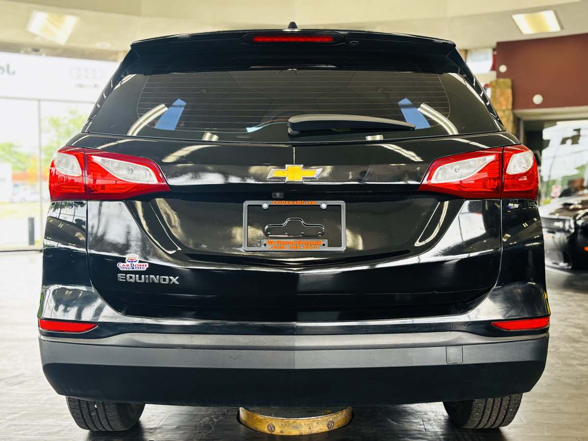 2021 Chevrolet Equinox LS - Photo 11