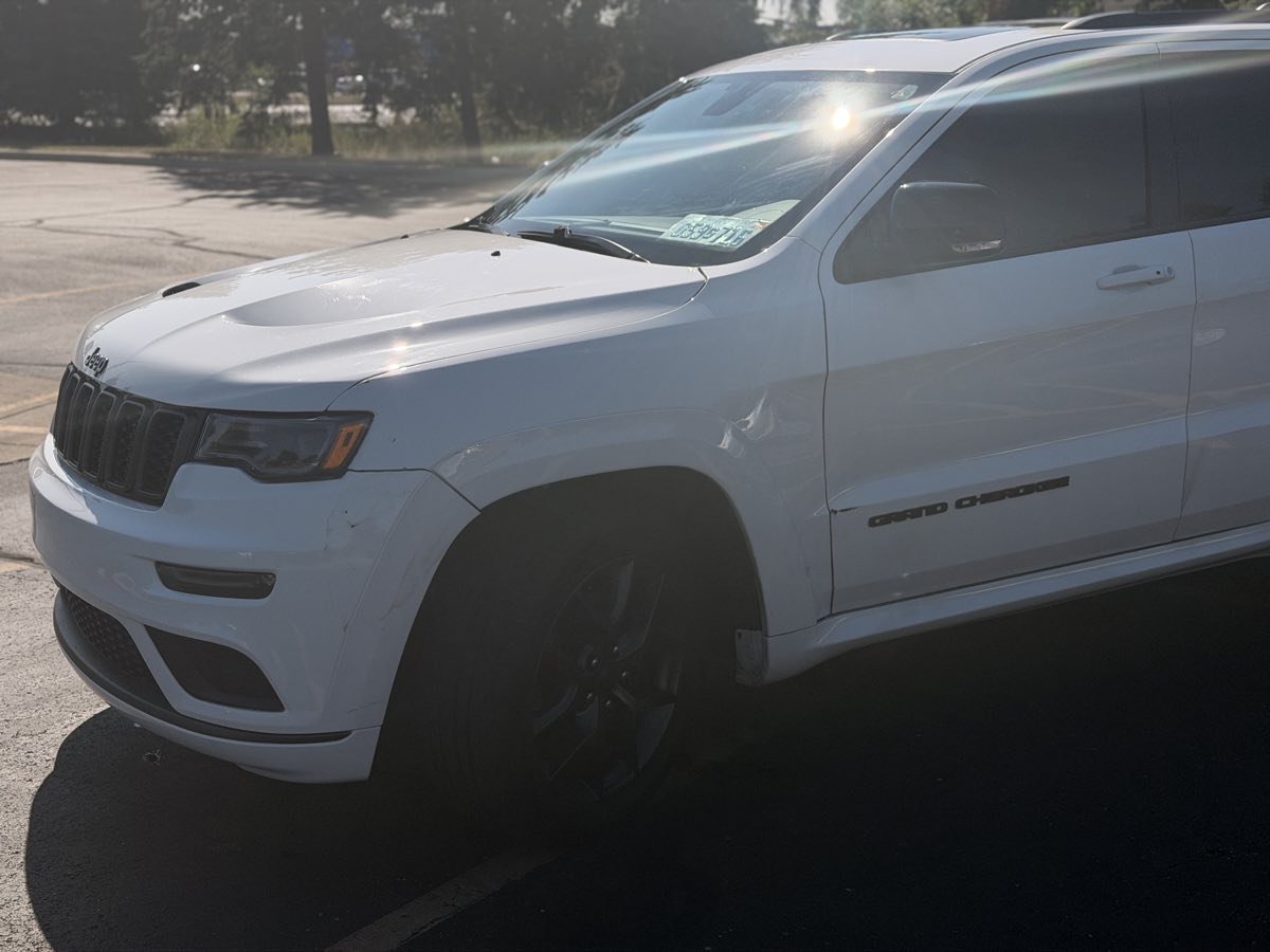 Photo 3 of this Jeep Grand Cherokee