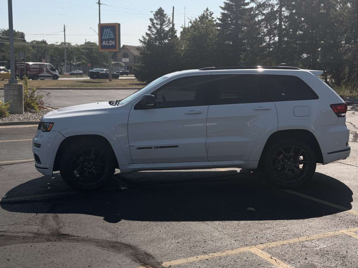 Photo 5 of this Jeep Grand Cherokee