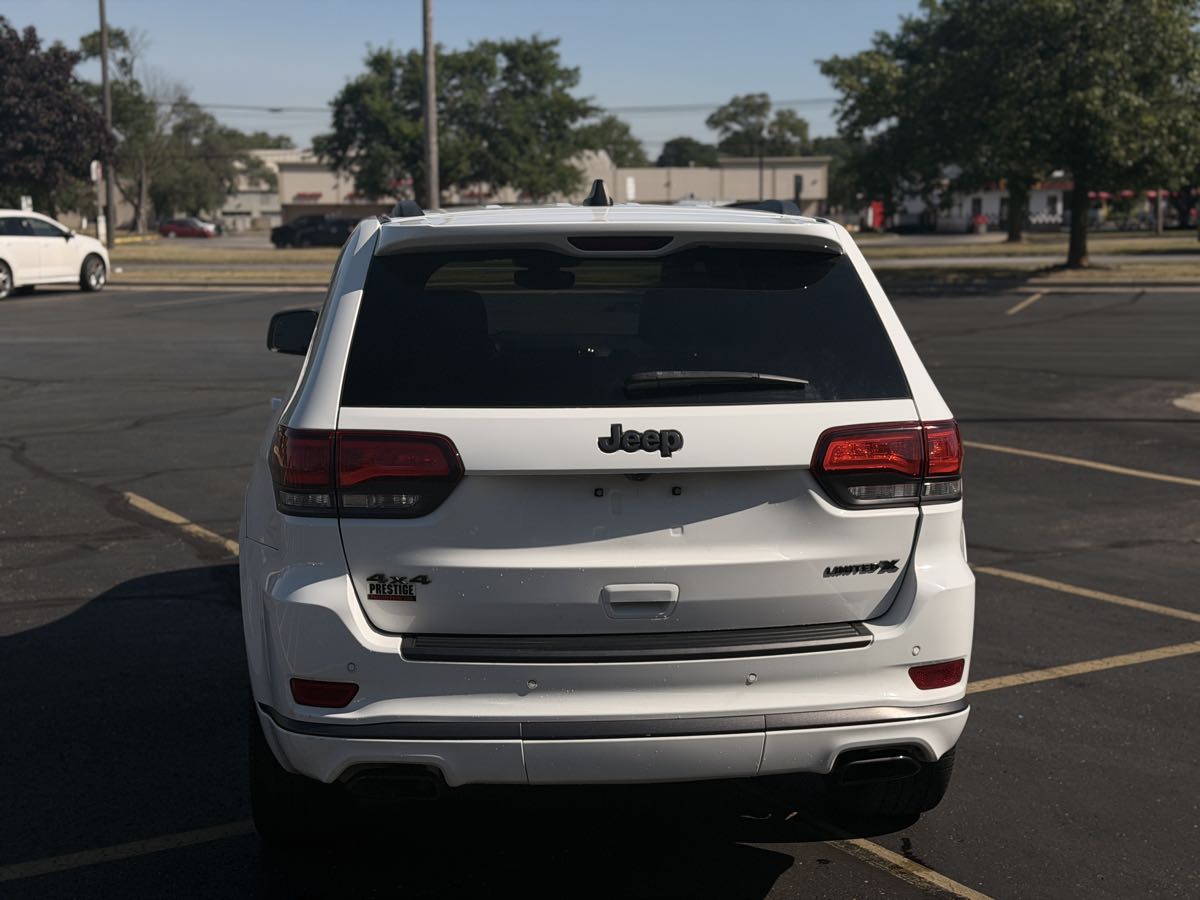 Photo 6 of this Jeep Grand Cherokee