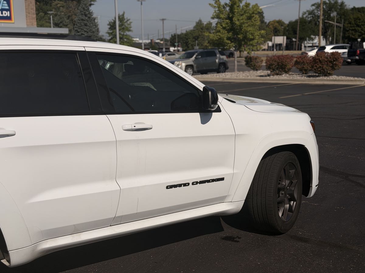 Photo 8 of this Jeep Grand Cherokee
