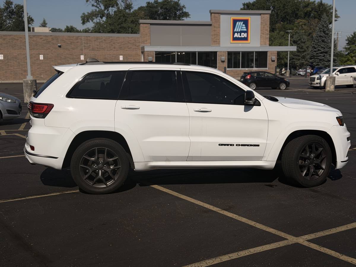 Photo 9 of this Jeep Grand Cherokee