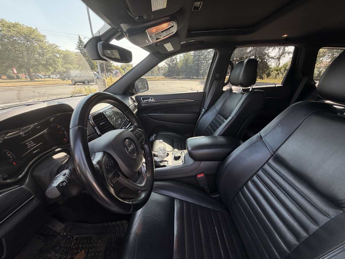 Photo 10 of this Jeep Grand Cherokee