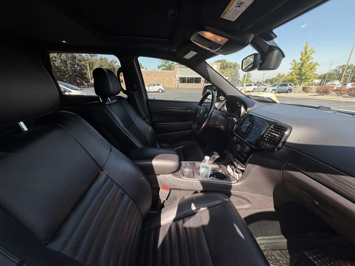 Photo 13 of this Jeep Grand Cherokee