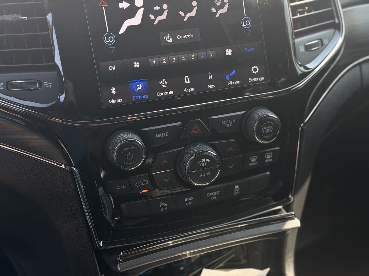 Photo 18 of this Jeep Grand Cherokee