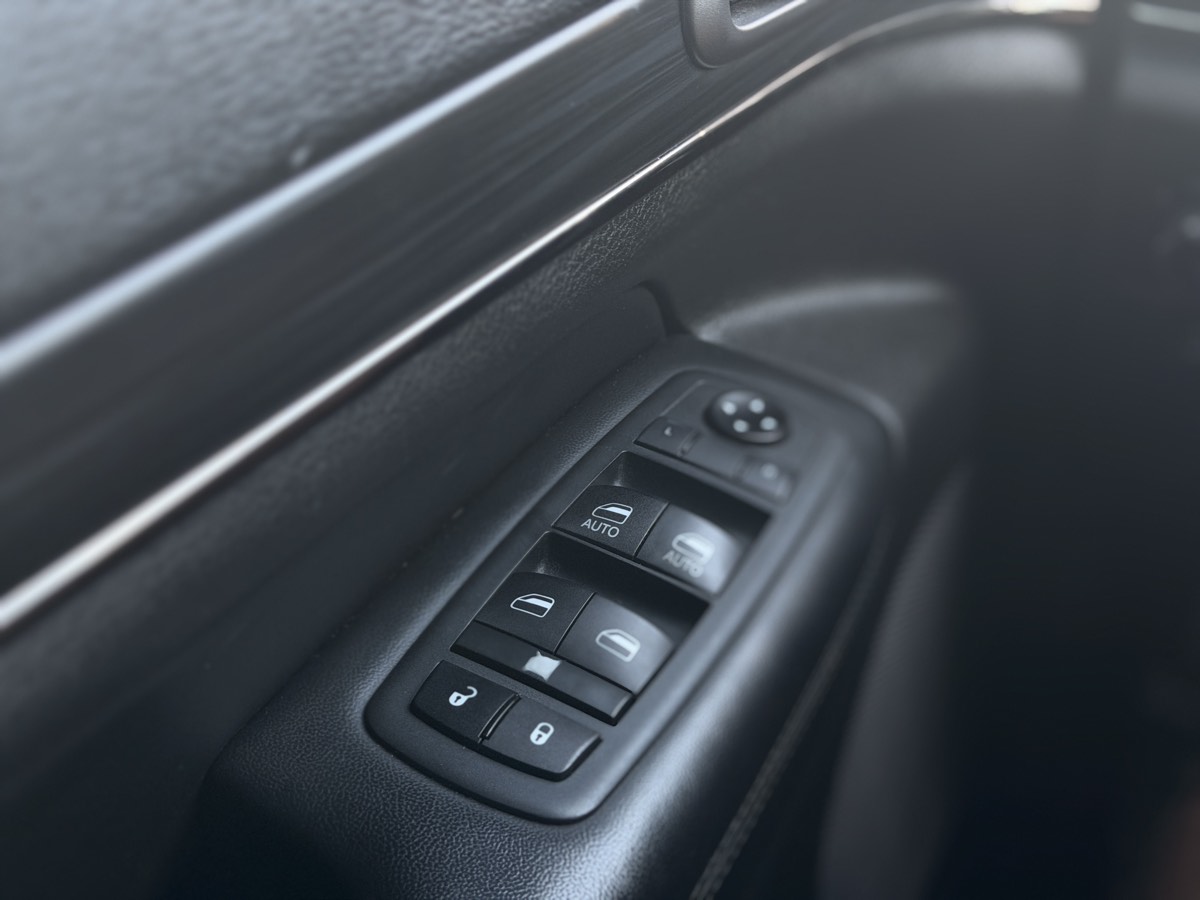 Photo 20 of this Jeep Grand Cherokee