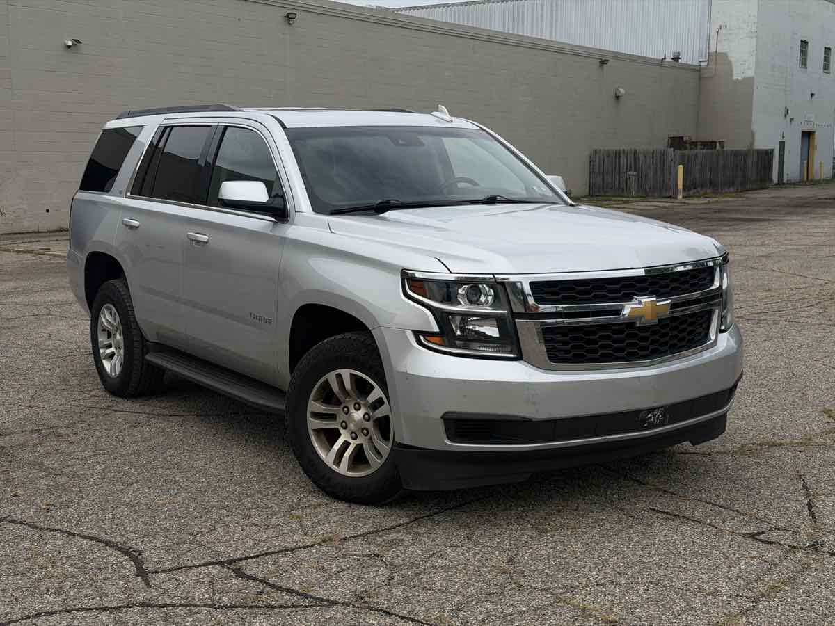 Silver Ice Metallic 2019 Chevrolet Tahoe SUV / Crossover Four-Wheel Drive Automatic