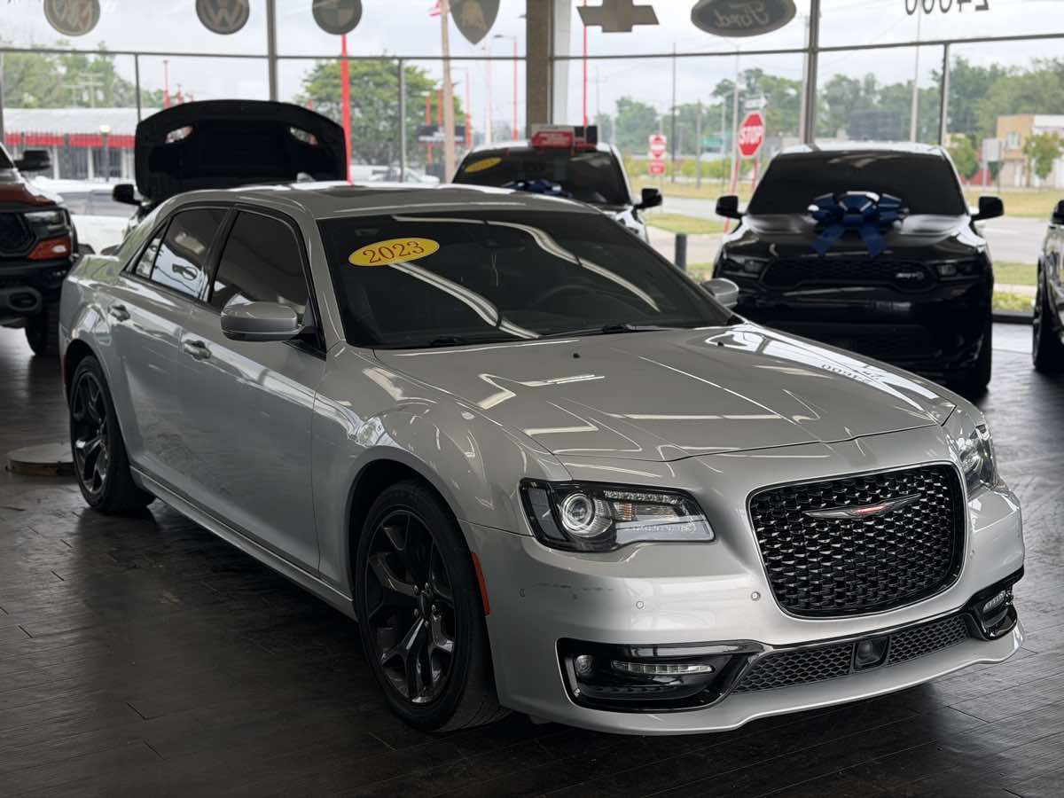 2023 Chrysler 300