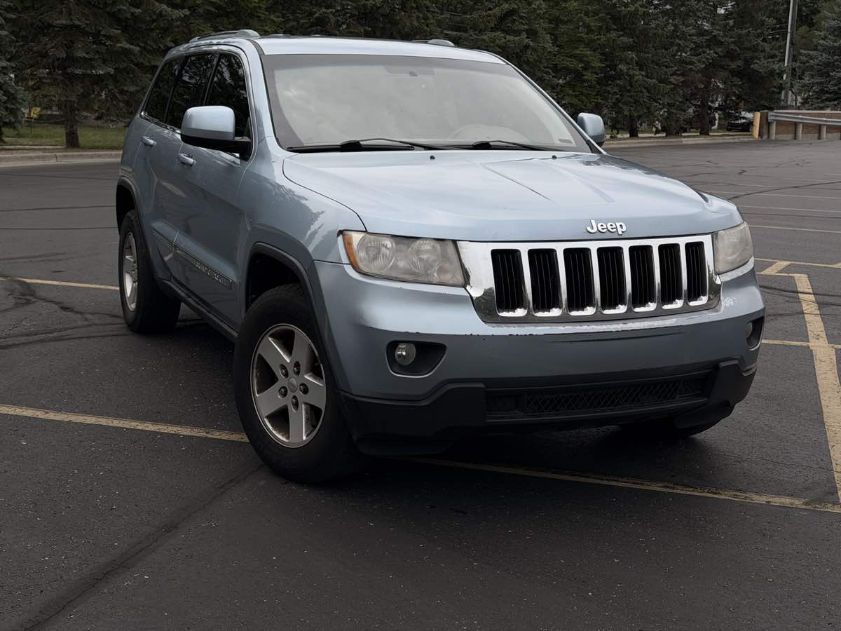 Winter Chill Pearl 2012 Jeep Grand Cherokee SUV / Crossover 4X2 Automatic