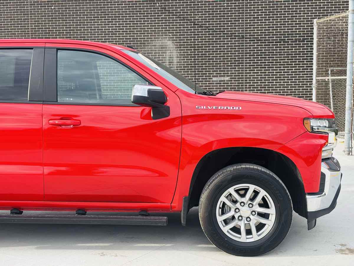 Photo 6 of this Chevrolet Silverado 1500