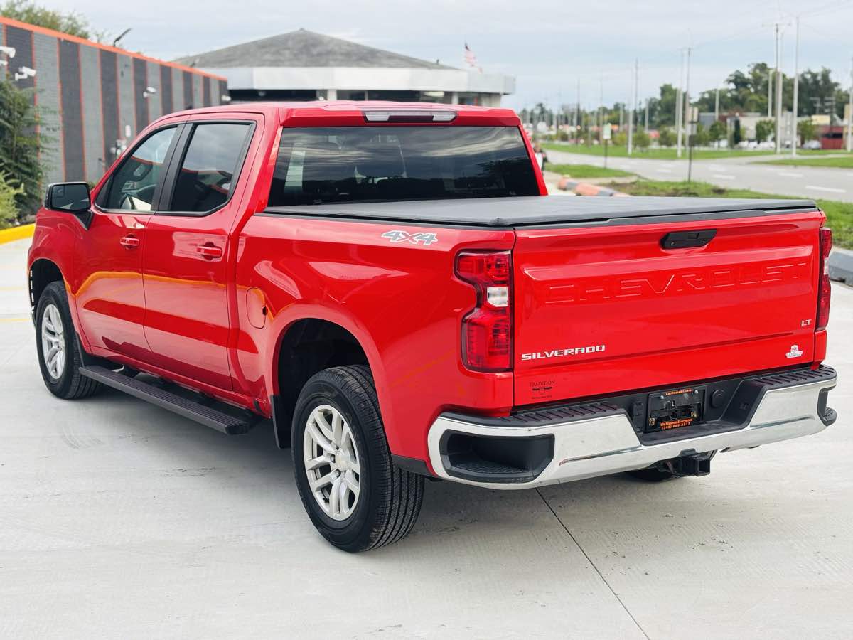 Photo 14 of this Chevrolet Silverado 1500