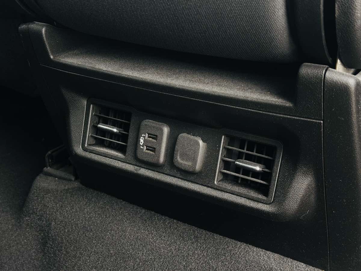 Photo 38 of this Chevrolet Silverado 1500