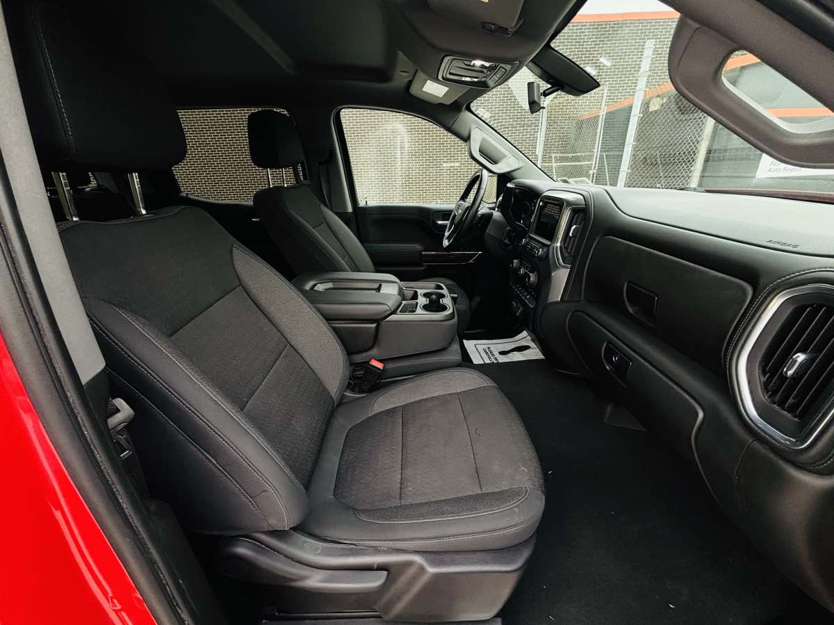 Photo 40 of this Chevrolet Silverado 1500