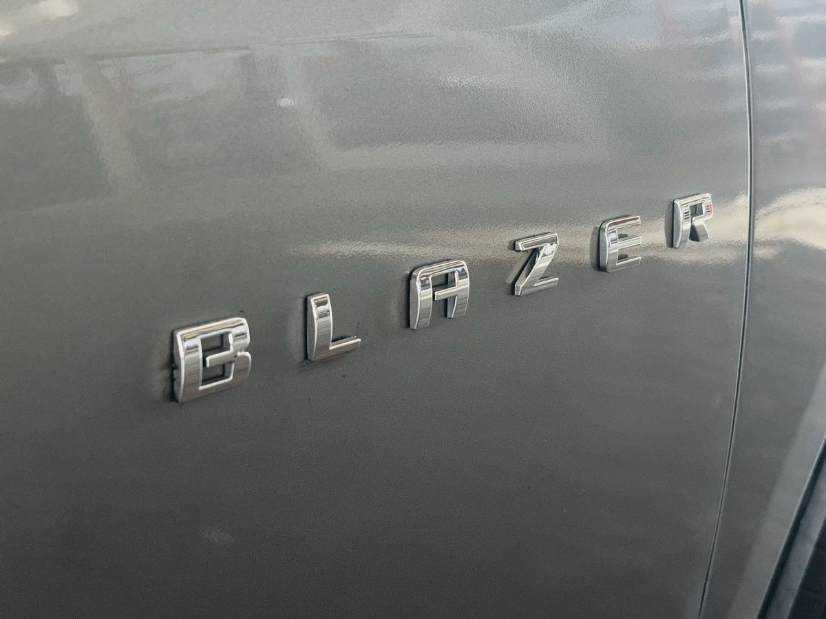 Photo 6 of this Chevrolet Blazer