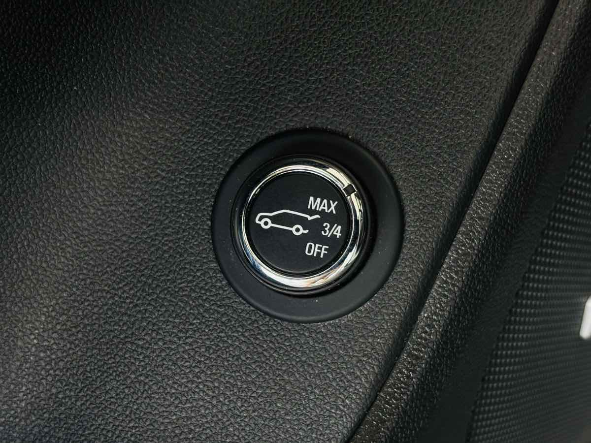 Photo 36 of this Chevrolet Blazer