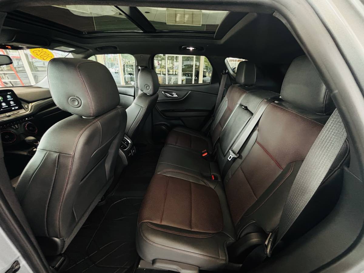 Photo 38 of this Chevrolet Blazer