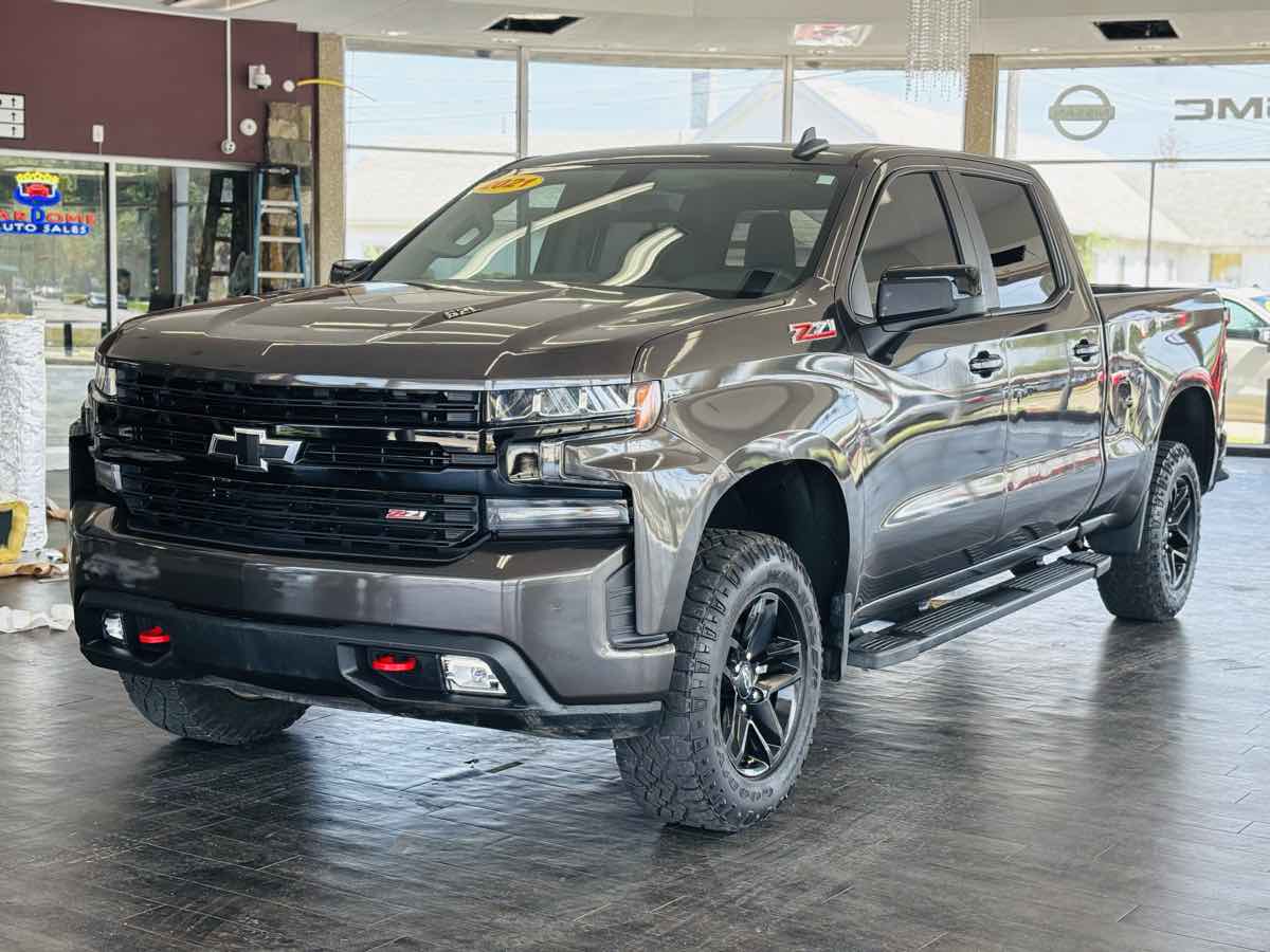 Photo 16 of this Chevrolet Silverado 1500