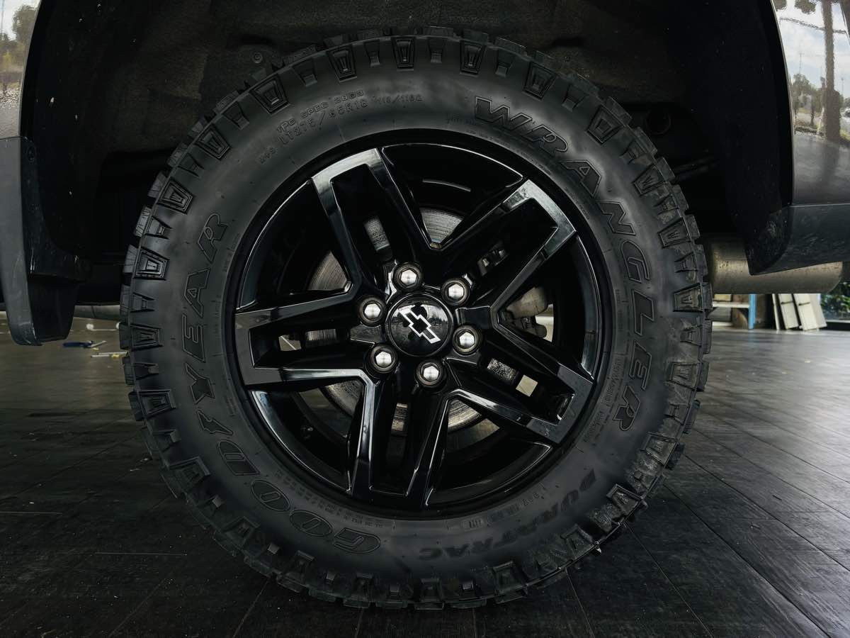 Photo 26 of this Chevrolet Silverado 1500