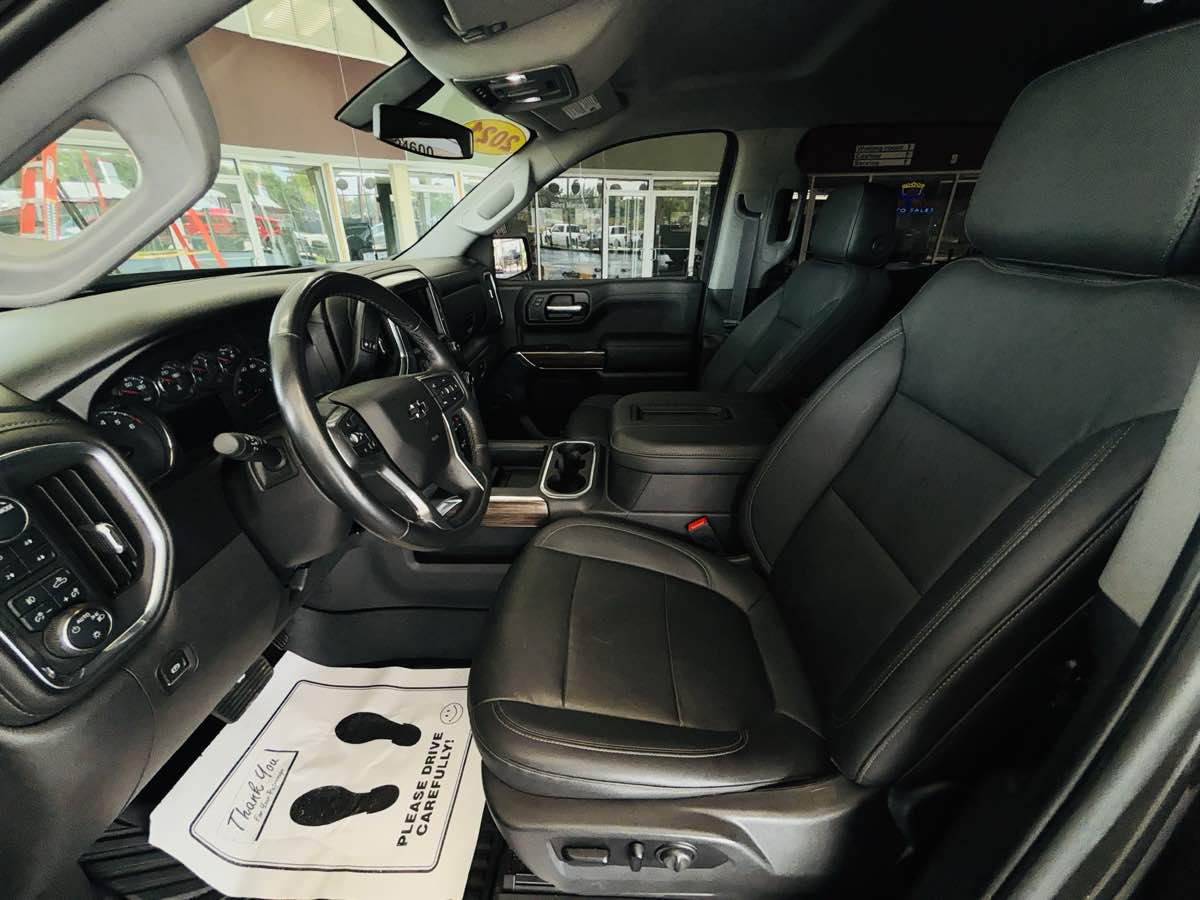 Photo 29 of this Chevrolet Silverado 1500