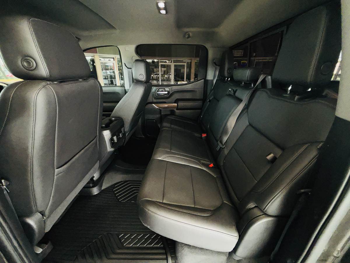 Photo 34 of this Chevrolet Silverado 1500