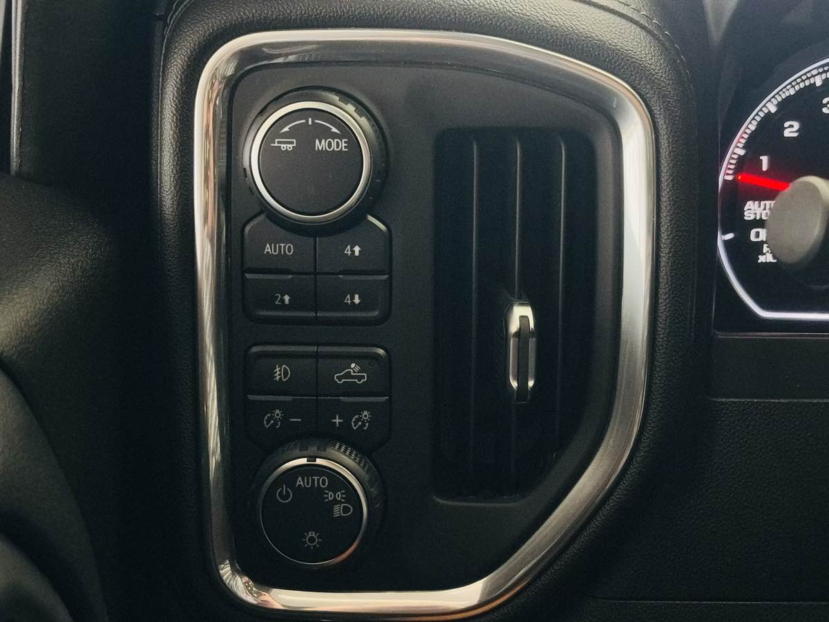 Photo 55 of this Chevrolet Silverado 1500