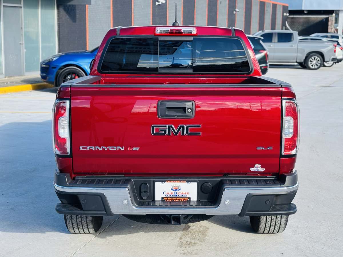 Photo 9 of this GMC Canyon