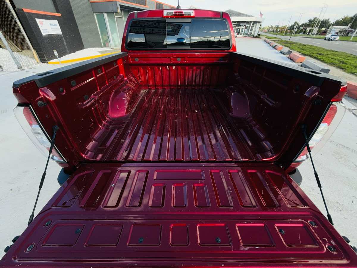 Photo 11 of this GMC Canyon