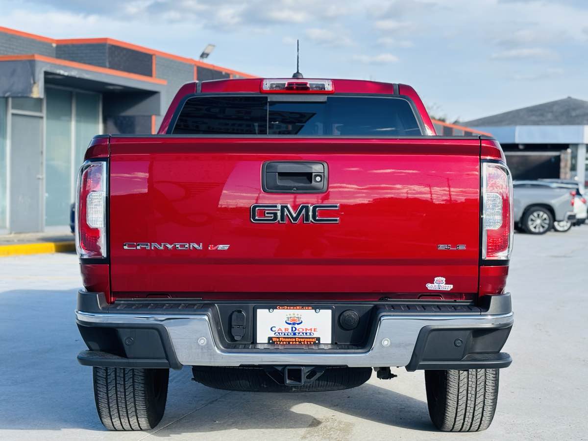 Photo 12 of this GMC Canyon