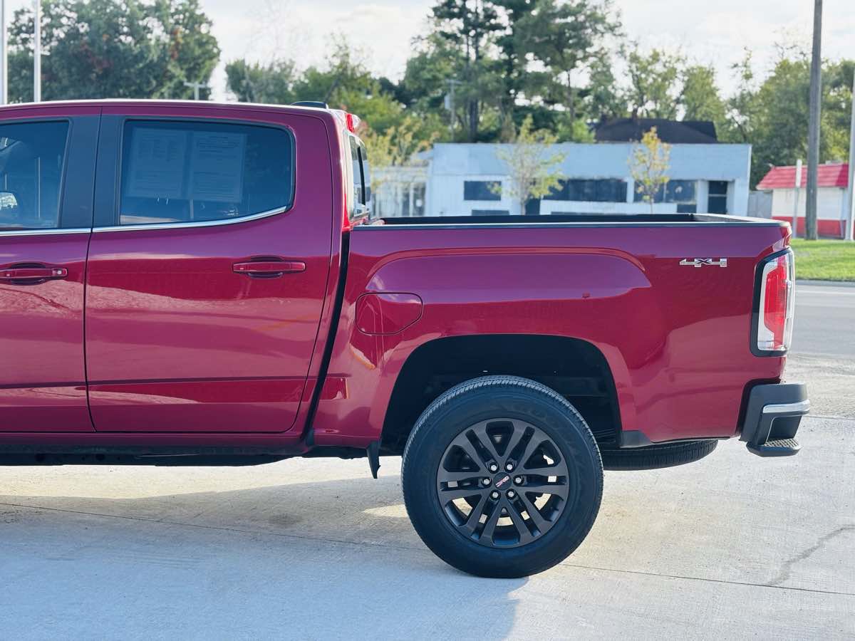 Photo 15 of this GMC Canyon