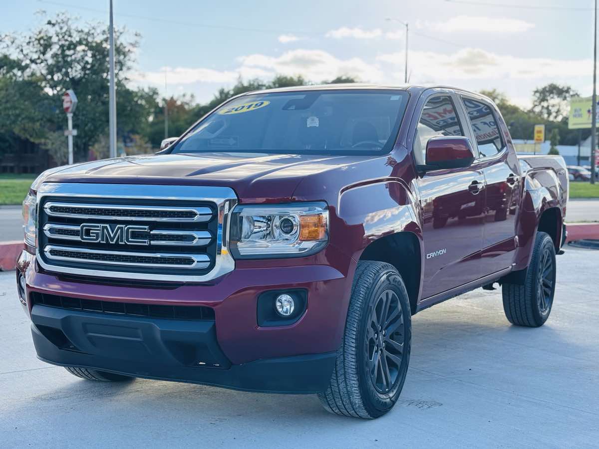 Photo 17 of this GMC Canyon