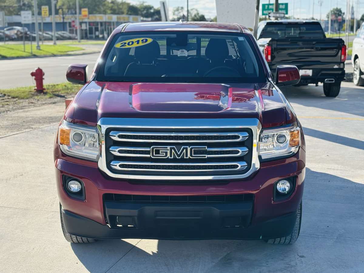 Photo 19 of this GMC Canyon