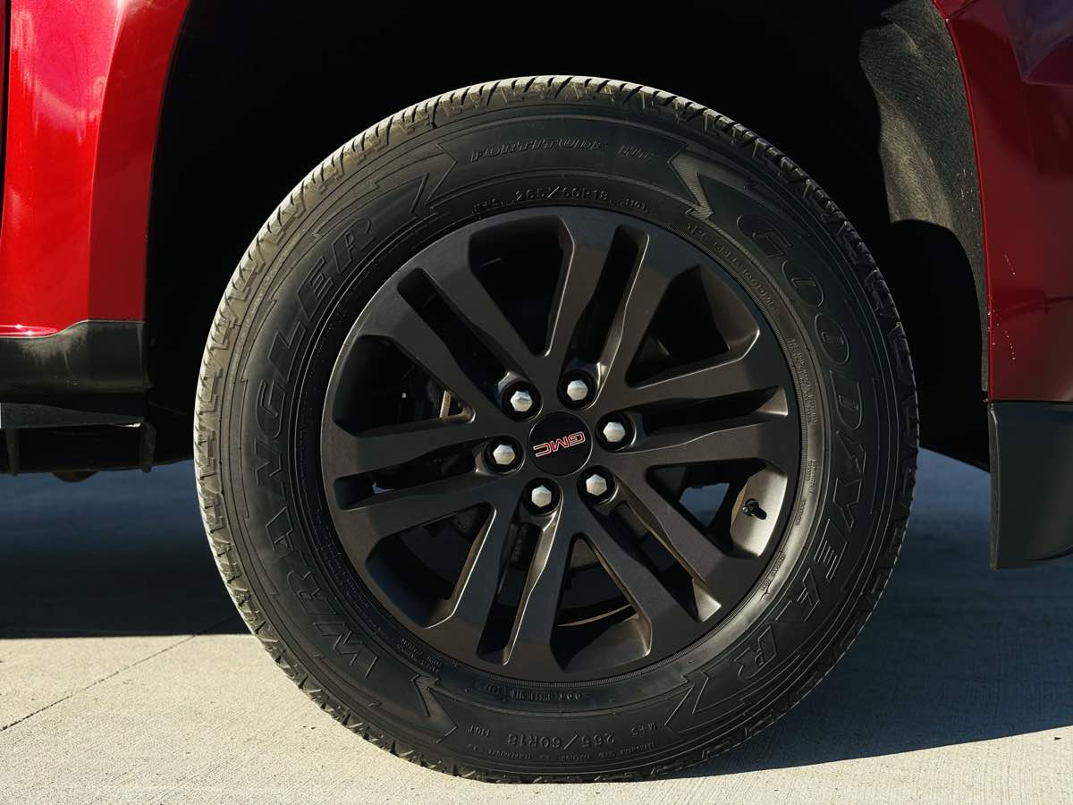 Photo 25 of this GMC Canyon