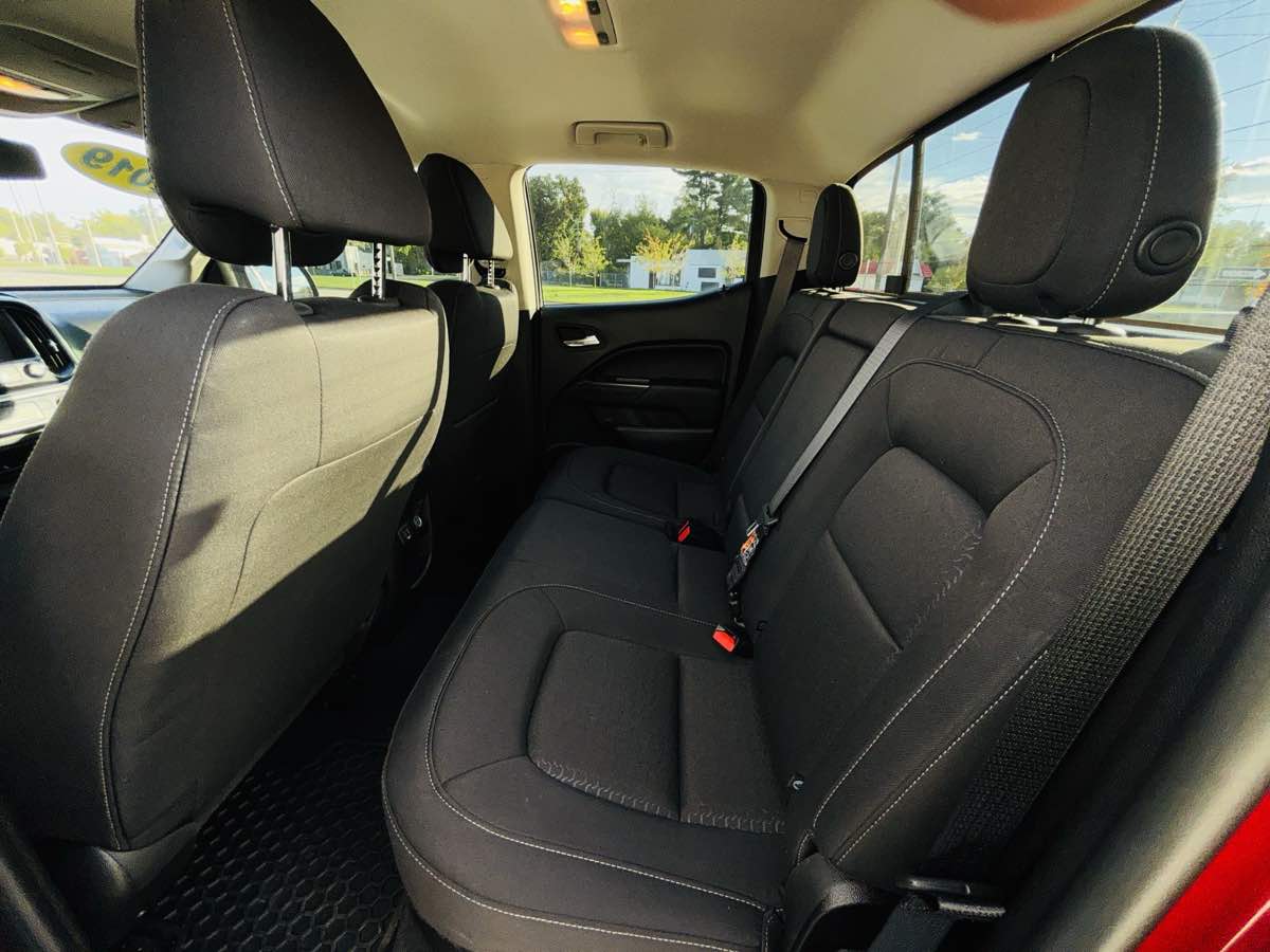 Photo 34 of this GMC Canyon