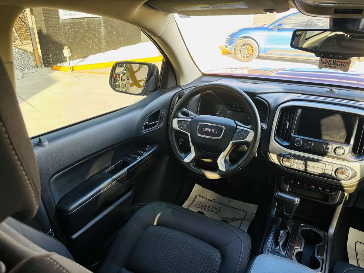 Photo 47 of this GMC Canyon