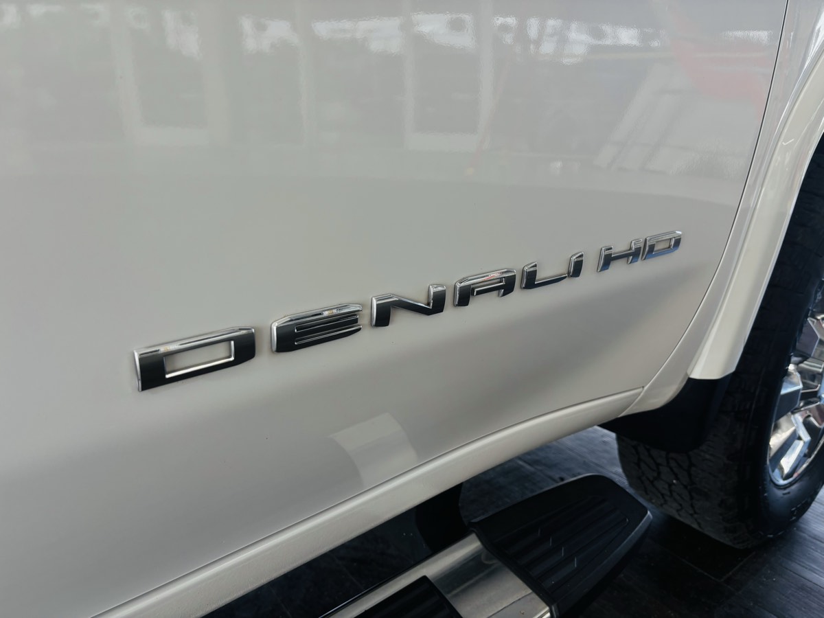 Photo 6 of this GMC Sierra 2500HD